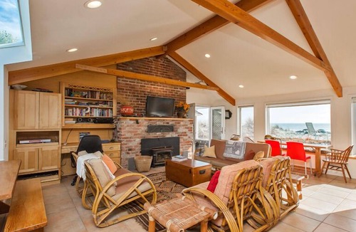 Stinson Beach House | Charming Beachfront Home in Seadrift