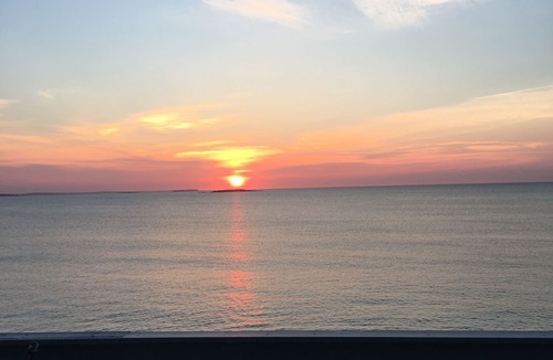 Camp Ellis House | Charming Beachfront House