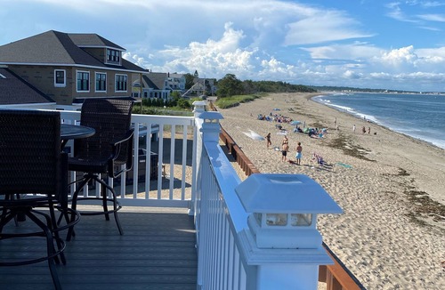 Camp Ellis House | Charming Beachfront House