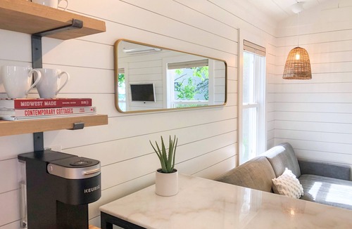 South Haven Cottage | Charming Beachfront Studio Cottage