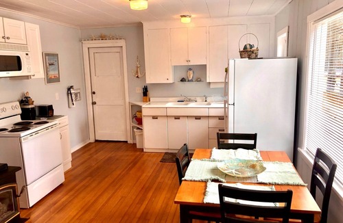 Sunset Beach House | Charming Beachouse Getaway on Historic Sunset Beach