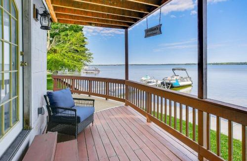 Bear Lake House | Charming Bear Lake Cottage w/Dock & Paddleboards!