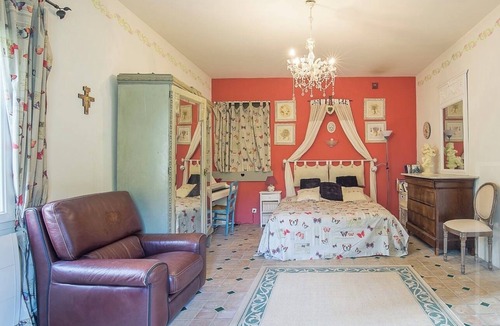 Manosque Bed & Breakfast | Charming bed and breakfast in Giono country.