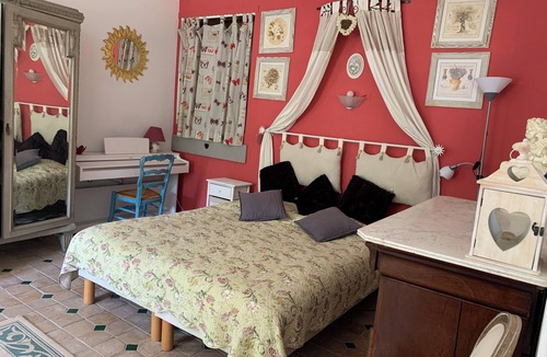 Manosque Bed & Breakfast | Charming bed and breakfast in Giono country.