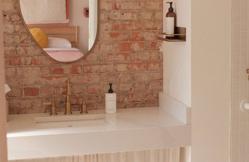 Crossroads Arts District Bed & Breakfast | Charming bed & breakfast in delightful Kansas City with cozy vibes