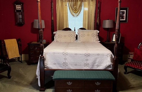 Bainbridge Bed & Breakfast | Charming bed & breakfast with AC in quaint Bainbridge