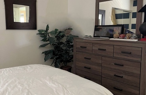 Ewa Bed & Breakfast | Charming bed & breakfast in upscale Ewa Beach with WiFi