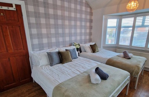 Bedford House | Charming Bedford Hideaway with FREE PARKING!