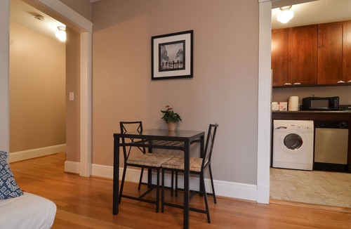 Belltown Condo | Charming Belltown Corner Studio