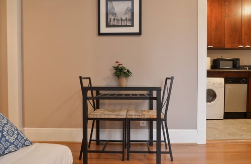 Belltown Condo | Charming Belltown Corner Studio