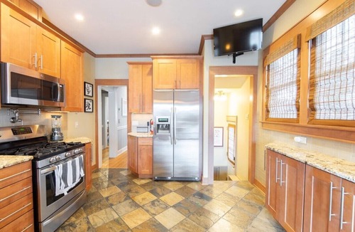 Belmar House | Charming Belmar House w/Hot Tub + Parking