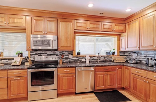 Williamstown House | Charming Berkshire Retreat-Minutes to Williamstown