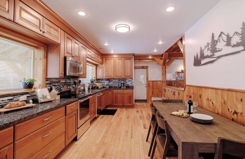Williamstown House | Charming Berkshire Retreat-Minutes to Williamstown