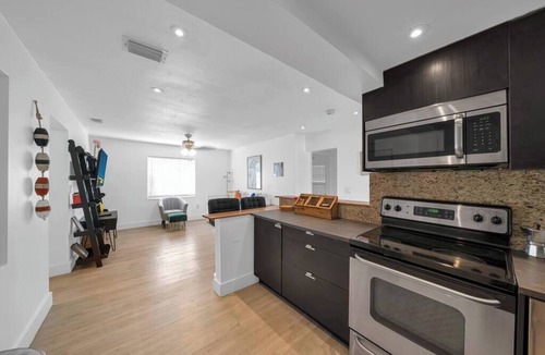 North Miami House | Charming Biscayne Shore #2 Tropical Retreat