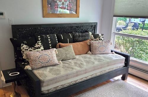 Bloomfield Apartment | Charming Bloomfield Bungalow 1-bedroom apartment in gorgeous Bloomfield CT WiFi