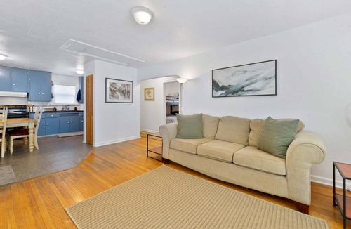 Market District House | Charming Blue Bungalow in Eugene, 2BR/1BA, pet-friendly, close to downtown & Autzen.