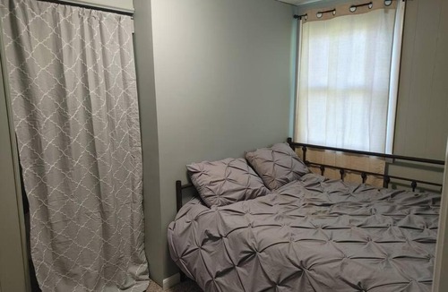 Milltown House | Charming Blue River Escape