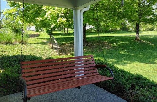 Milltown House | Charming Blue River Escape