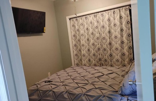 Milltown House | Charming Blue River Escape