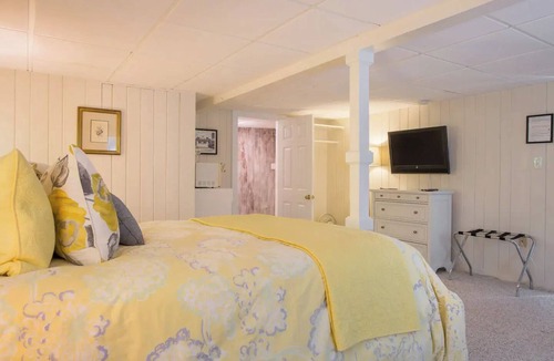 Cape Neddick Bed & Breakfast | Charming BnB near Perkins Cove and Ogunquit
