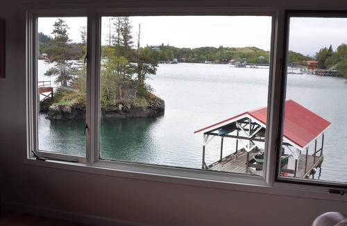 Halibut Cove Cabin | Charming Boathouse Cabin