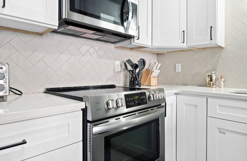 Central City Condo | Charming Boho Loft on Historic Morris Ave
