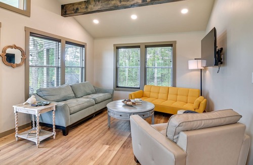 Wheeler House | Charming Booneville Retreat w/ Patio & Gas Grill!