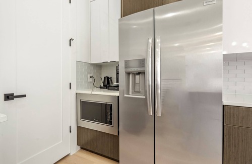 Old East Dallas House | Charming Brand New 2-Bedroom Townhome with Rooftop, Garage, Yard, AC, WiFi