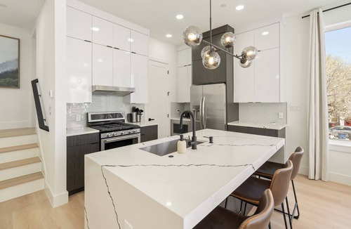Old East Dallas House | Charming Brand New 2-Bedroom Townhome with Rooftop, Garage, Yard, AC, WiFi