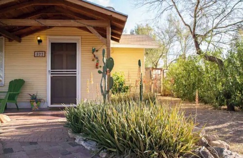 Feldman's House | Charming & Bright 2bd/2ba Near UA & 4th Ave