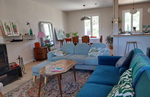 Reynes House | Charming, bright bohemian house with mountain views