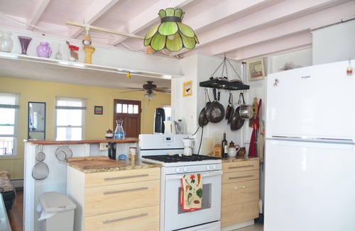 Milford House | Charming Bright Cottage on Silver Sands Beach