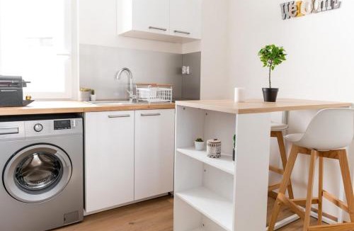 Charmettes - Bellecombe Apartment | Charming bright studio Bellecombe district Lyon 6th