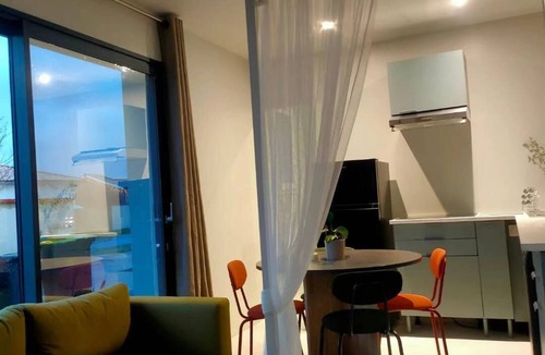 Audenge Apartment | : Charming Bright Studio