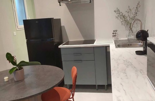 Audenge Apartment | : Charming Bright Studio