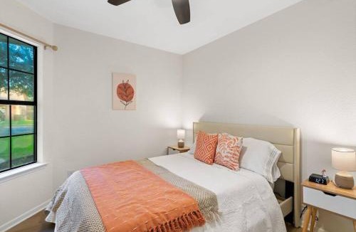 Round Rock House | Charming & Bright W Lounging Pool and Hot Tub