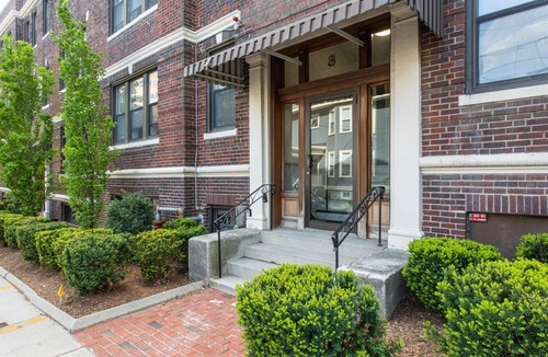 Brighton Apartment | Charming Brighton 2BR w W/D, by Restaurants & Shops by Blueground