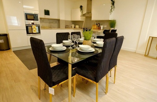 Staple Hill Apartment | Charming Bristol flat - Sleeps 6