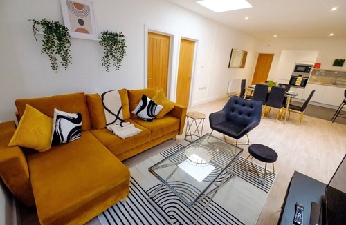 Staple Hill Apartment | Charming Bristol flat - Sleeps 6