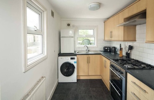 Brixton Hill Apartment | Charming Brixton Flat with Patio and Modern Comforts