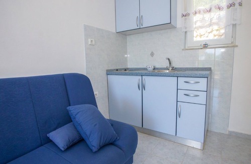 Zagore Apartment | Charming Brsec Apartment With Shared Pool
