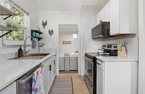 Lebanon House | Charming Bungalow Duplex in Lebanon.