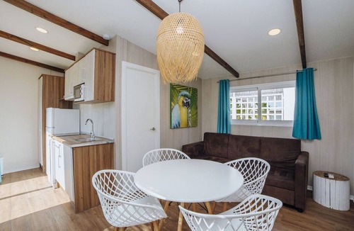 Crevillente House | Charming Bungalow for 2 with Terrace