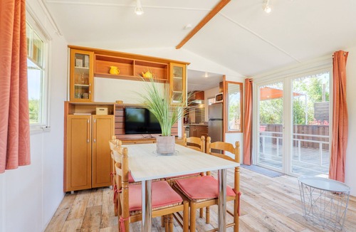 Saint-Remeze House | Charming Bungalow with Private Pool, Wi-Fi, and Air Conditioning