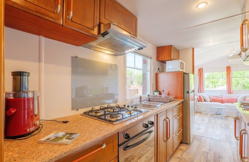 Saint-Remeze House | Charming Bungalow with Private Pool, Wi-Fi, and Air Conditioning