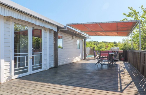 Saint-Remeze House | Charming Bungalow with Private Pool, Wi-Fi, and Air Conditioning
