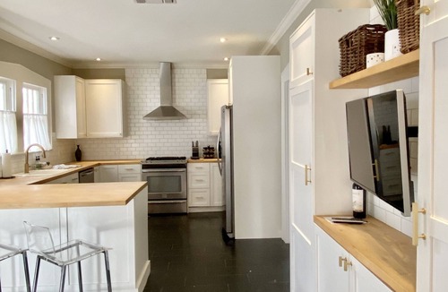 Fort Worth Cultural District House | Charming bungalow in the Cultural District,walk to Will Rogers and Dickies Arena