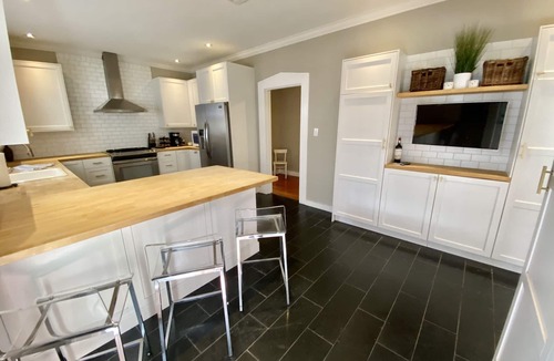 Fort Worth Cultural District House | Charming bungalow in the Cultural District,walk to Will Rogers and Dickies Arena