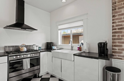 Coronado House | Charming Bungalow Near It All