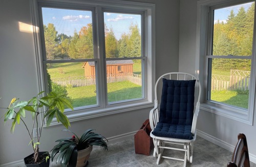 Markdale House | Charming bungalow on 4.5acres, trails, lakes and more near Markdale